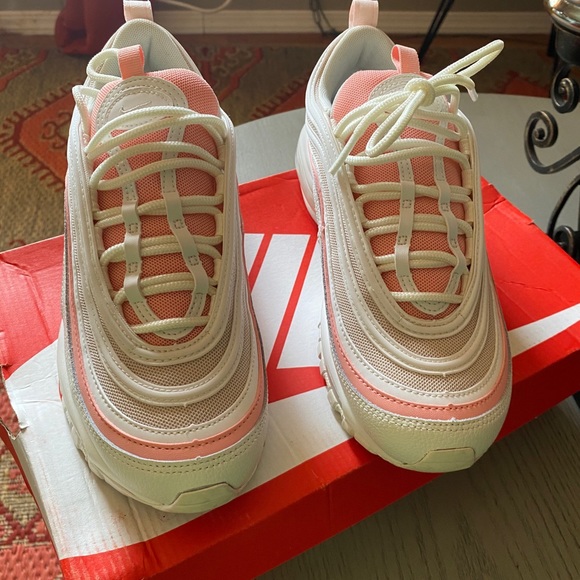 Women’s Nike Air Max 97’ - Picture 3 of 3